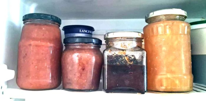 The bottles in the fridge don't have metadata